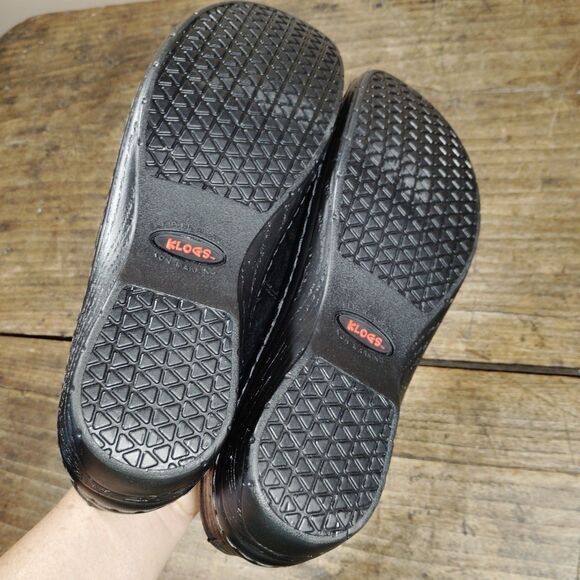 Klogs Sz 11 M Clogs Shoes Black Blue Embossed Leather Comfort Slip On - Picture 9 of 11